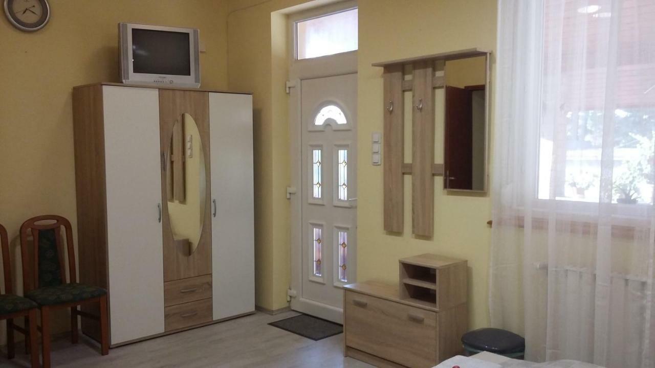 Pal Utcai Apartman Μίσκολτς Εξωτερικό φωτογραφία